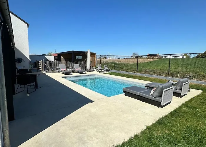 Le Garage de Charly Piscine, Sauna&Gym - Aux rêves des Champs *