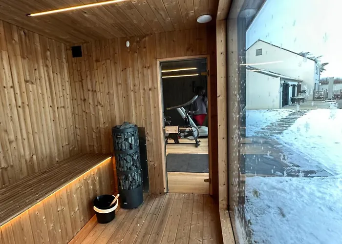 Le Garage de Charly Piscine, Sauna&Gym - Aux rêves des Champs *